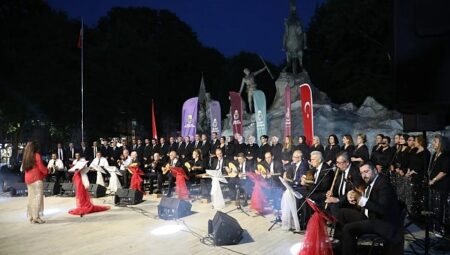 İnegöl Belediyesi TSM Korosundan Unutulmaz Konser