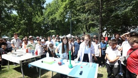 İnegöl’de Tübitak 4006-C Bilim Festivali Gerçekleştirildi