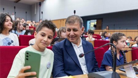 İzmir Çocuk Meclisi bir yıllık çalışma dönemini tamamladı