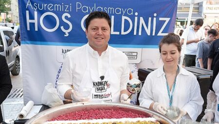 Kadıköy’de 21 Mahallede Aşure İkramı
