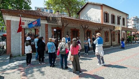 Karşıyaka Belediyesi’nin ücretsiz ‘Kültür Rotası’ turlarına büyük ilgi