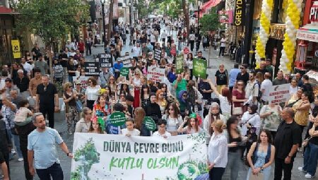 Karşıyaka ‘Dünya Çevre Günü’nü farkındalık etkinlikleriyle kutladı