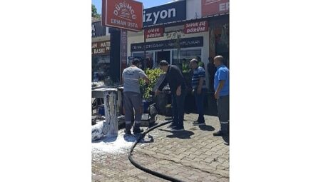 Kemer’de iş yeri yangını