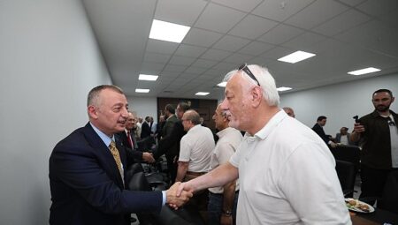 Kocaeli esnafı, Başkan Büyükakın’ı ağırladı:  “Siz proje getirin, biz destekleyelim”