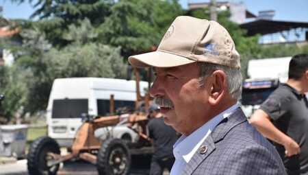 Koşuyolu Caddemizde asfalt yama çalışmalarımıza başladık.