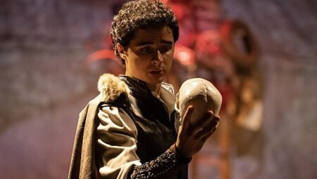 Maltepe’nin “Hamlet”i Romanya’da ayakta alkışlandı