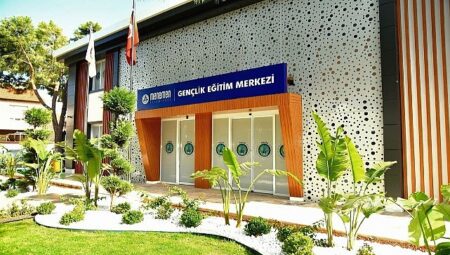 Menemen, eğitim yatırımlarıyla örnek gösteriliyor
