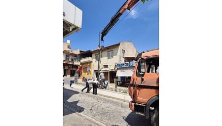 Menteşe Caddesi Işıl Işıl