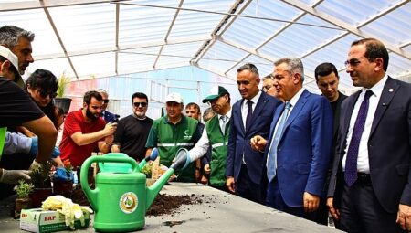 Öğrencileri Doğayla Buluşturan “Kemalpaşa Tarım ve Doğal Yaşam Köyü” Açıldı