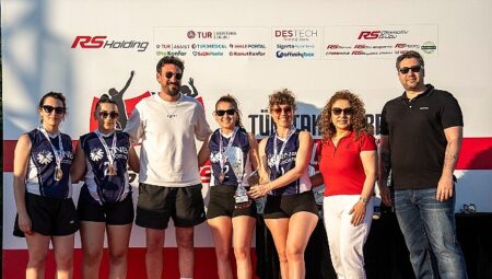 QNB Sigorta Kadın Voleybol Takımı Beach Volley MasteRS’ta üçüncülük kupasının sahibi oldu