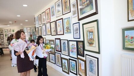 Sanatın Renkleriyle Camın Zerafeti Aynı Sergide Buluştu