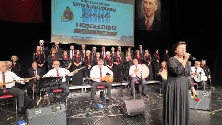 Saygınlar Korosu gönülleri coşturdu