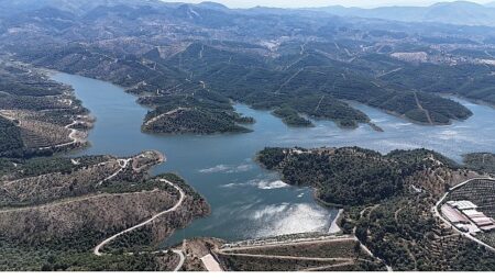 Seferihisar Belediyesi Tarımsal Hizmetler Müdürlüğü tarafından yürütülen baraj suyu sulama sezonu başladı