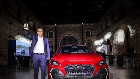 Türkiye’nin Lideri Renault Clio,   Şimdi de Türkiye’de Yılın Otomobili