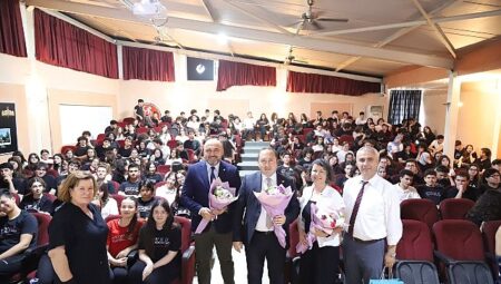 Üniversite Sınavı Öncesinde Rektör Akpınar’dan Liselerde Kariyer Buluşmaları