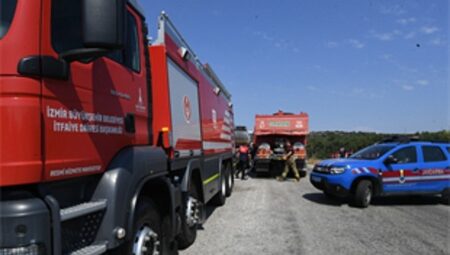 Urla Balıklova’da orman yangını alarmı