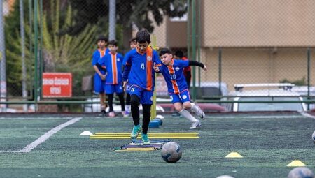 Yenişehir Belediyesi çocukları sahaya indiriyor