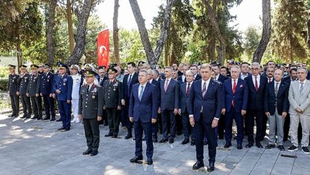 15 Temmuz şehitleri İzmir’de dualarla anıldı