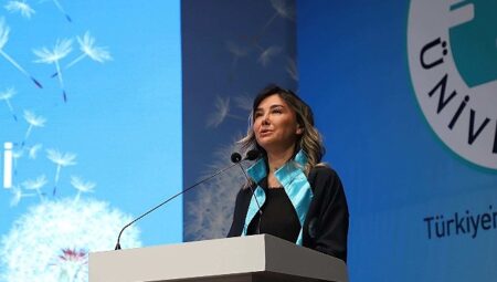 46 yaşında okul birincisi oldu, ayakta alkışlandı…