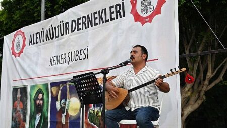 Alevi Kültür Dernekleri Kemer Şubesinden aşure lokması