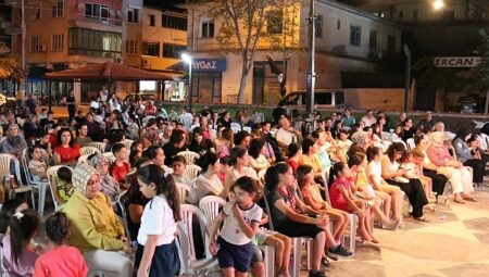 Başkan Çerçioğlu Yenipazar’da Vatandaşları Açık Hava Sineması ile Buluşturdu