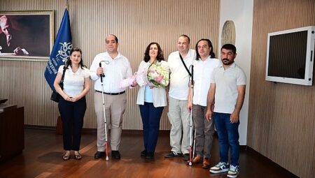 Başkan Çerçioğlu’na Altı Nokta Körler Derneği Aydın Şube Başkanı Bayram Özen ve Dernek Üyelerinden Ziyaret
