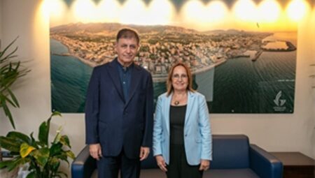 Başkan Tugay Güzelbahçe’de esnaf ve vatandaşlarla buluştu