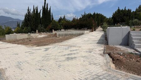 Büyükşehir ekiplerinden ilçe mezarlıklarında çalışma