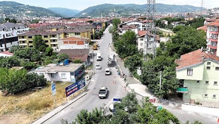 Büyükşehir’den Çiftlik Mahallesi’nde üstyapı seferberliği