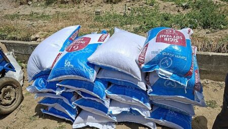 Büyükşehir’den Yangından Etkilenen Gördesli Üreticiye Yem Desteği