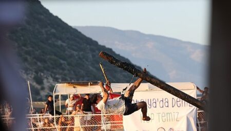 Denizcilik ve Kabotaj Bayramı’nın 100. yılı Antalya’da coşkuyla kutlandı