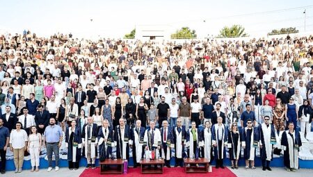 DEÜ Hukuk Fakültesi ve Adalet MYO’da Mezuniyet Coşkusu