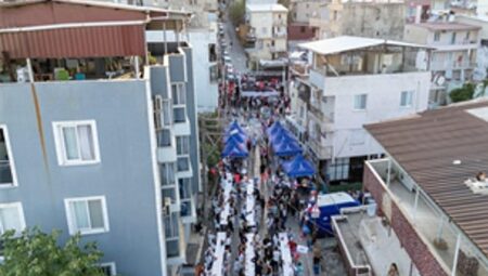 İzmir Büyükşehir Belediyesi mahalle kültürünü yeniden canlandırıyor