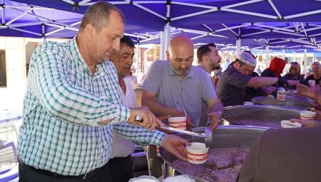 İznik’te 5 Bin Kişilik Aşure İkramı