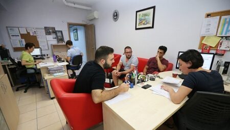 Karşıyaka Belediyesi’nden öğrencilere tercih desteği