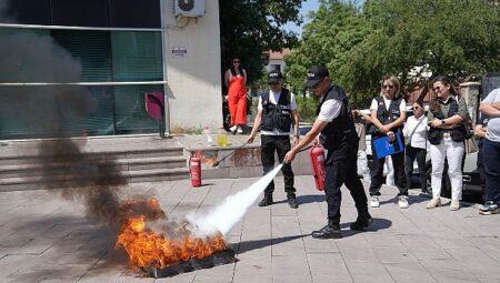 Keçiören Belediyesi Personeline “Afet Farkındalık ve Yangınla Mücadele Eğitimi”