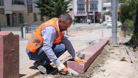 Keçiören’de Kaldırımlar Yenileniyor