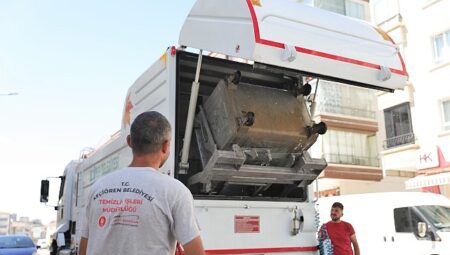 Keçiören’de Kesintisiz Temizlik Mesaisi
