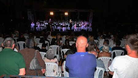 Kemer’de “Can dostları” için konser