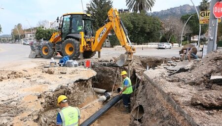 Kemer’in içmesuyu ve kanalizasyon altyapısı yenileniyor