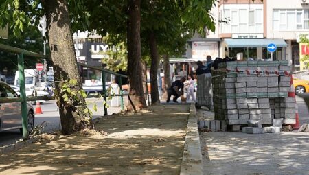 Maltepe’de kaldırım düzenleme çalışmaları sürüyor
