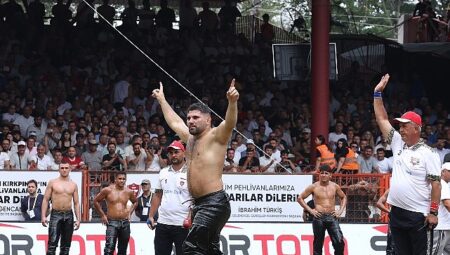 Ordu Aybastı güreşlerinde Başpehlivan Erkan Taş