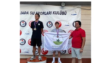 Osmangazi’nin Kulaçları Prens Adaları’nda Madalyaya Uzandı