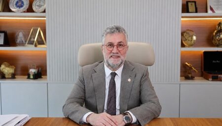 Prof. Dr. Ersoy Kocabıçak: “Beyin sağlığını korumak, hastalıkları tedavi etmek kadar önemlidir”