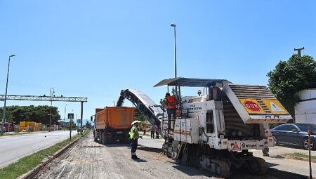 Rauf Denktaş ve Bülent Ecevit Bulvarlarında asfalt çalışması başladı