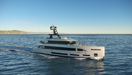 Sirena Marine, yeni süper yatı 42M’nin ilk satışını dünya lansmanı öncesinde gerçekleştirdi