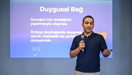 Uzman isimler Bornova’da çocuk eğitimini anlattı
