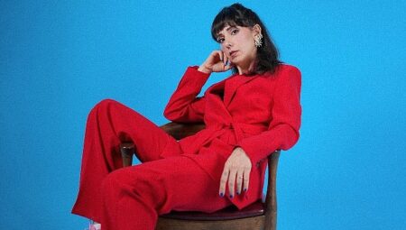 Aslı Demirer 2 yıl aradan sonra yeni single’ı ‘Durur Bütün Dünya’ ile geri dönüyor