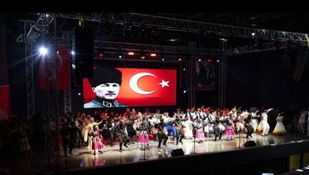 Balçova’da 30 Ağustos Coşkusu Dünyanın Renkleriyle Buluştu