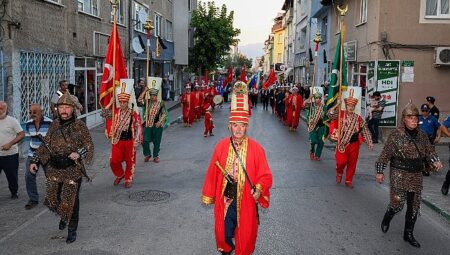 Balkanların Ezgileri Osmangazi Sokaklarında Yankılandı